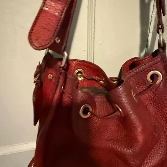 Prada bucket bag AS IS 100% 𝙖𝙪𝙩𝙝𝙚𝙣𝙩𝙞𝙘 - Picture 9 of 16